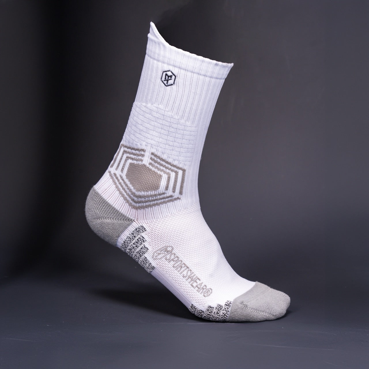 Six-dimensional protection basketball socks